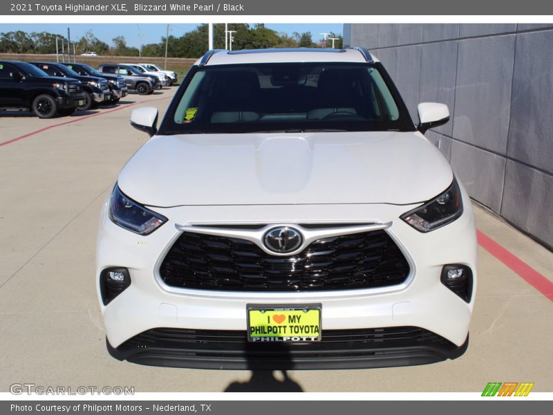 Blizzard White Pearl / Black 2021 Toyota Highlander XLE
