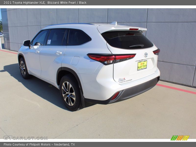 Blizzard White Pearl / Black 2021 Toyota Highlander XLE