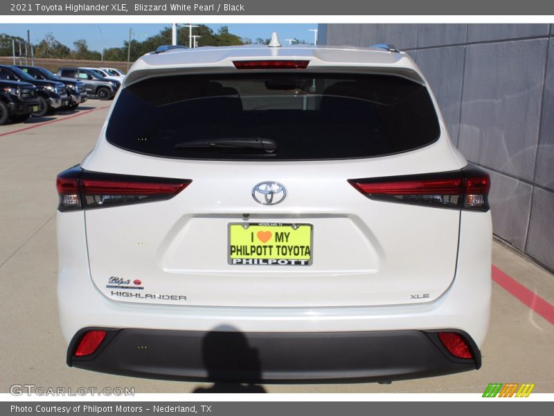 Blizzard White Pearl / Black 2021 Toyota Highlander XLE