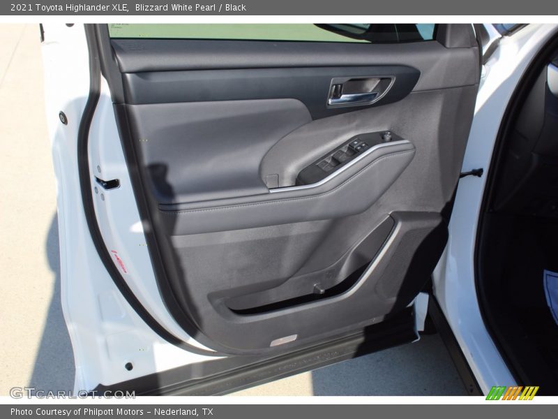 Blizzard White Pearl / Black 2021 Toyota Highlander XLE