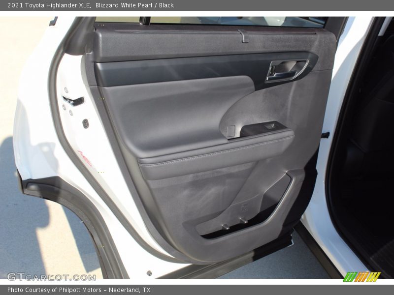 Blizzard White Pearl / Black 2021 Toyota Highlander XLE