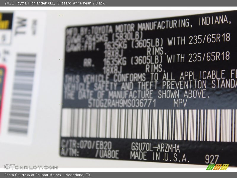 Blizzard White Pearl / Black 2021 Toyota Highlander XLE