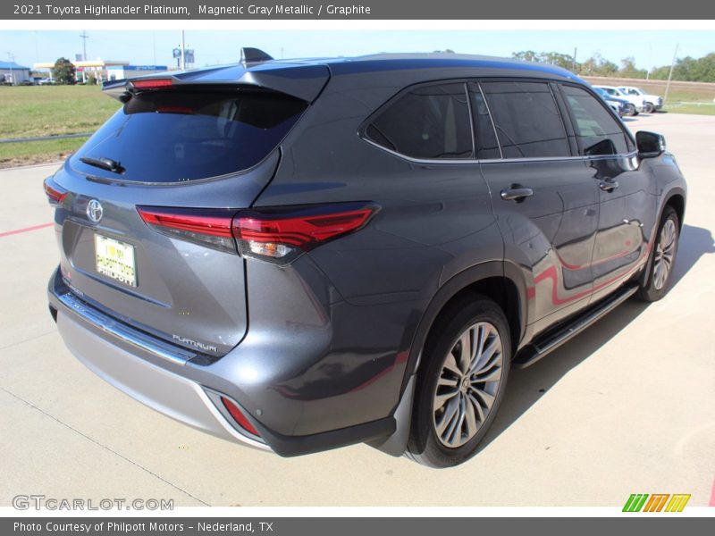 Magnetic Gray Metallic / Graphite 2021 Toyota Highlander Platinum