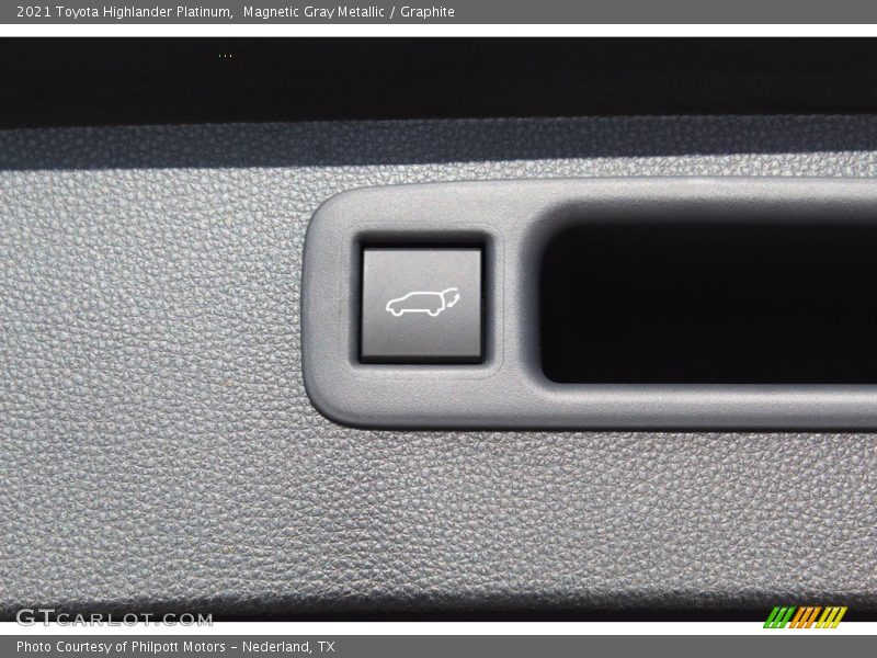 Magnetic Gray Metallic / Graphite 2021 Toyota Highlander Platinum