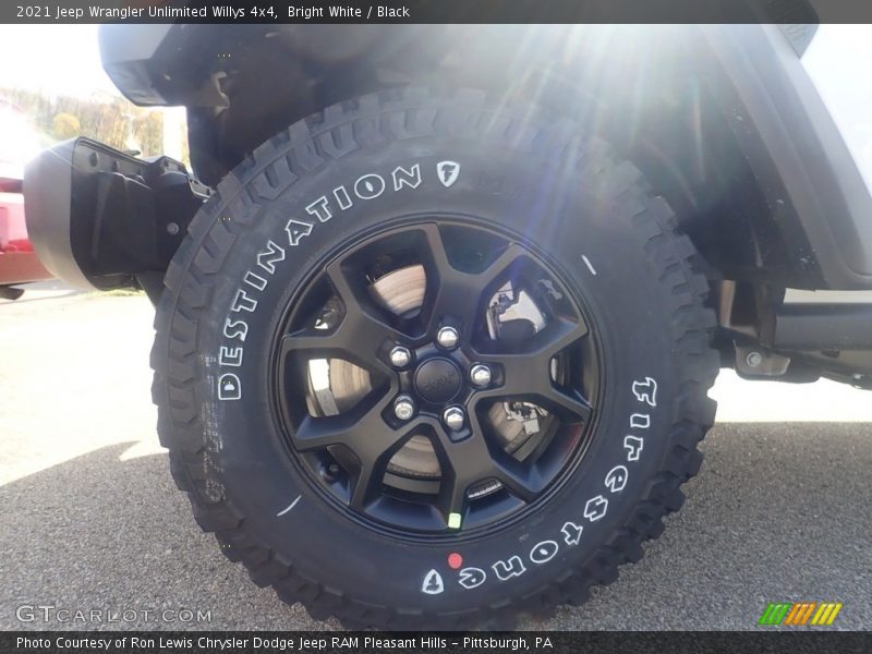 Bright White / Black 2021 Jeep Wrangler Unlimited Willys 4x4