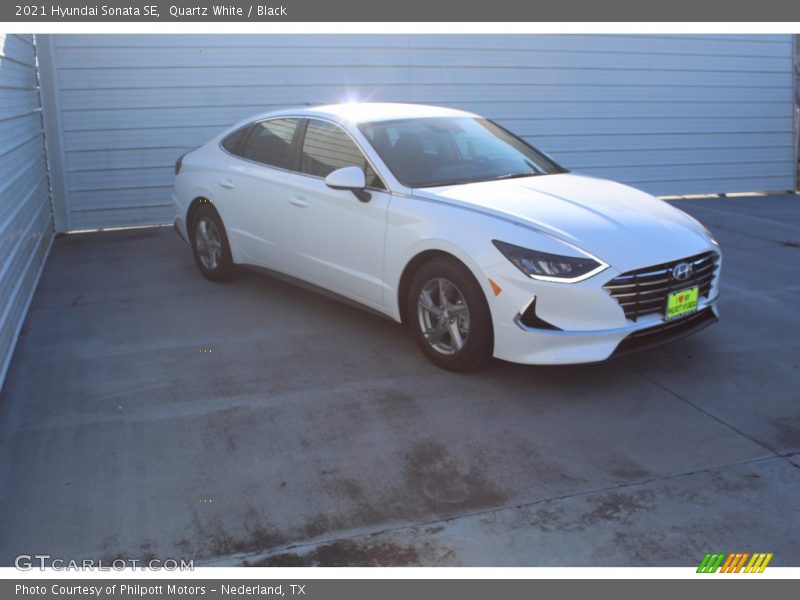 Quartz White / Black 2021 Hyundai Sonata SE