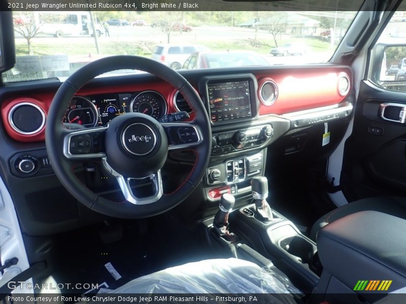 Bright White / Black 2021 Jeep Wrangler Unlimited Rubicon 4x4