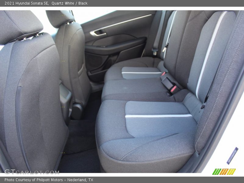 Quartz White / Black 2021 Hyundai Sonata SE
