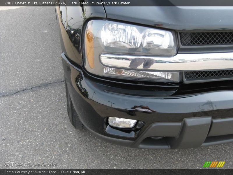 Black / Medium Pewter/Dark Pewter 2003 Chevrolet TrailBlazer LTZ 4x4