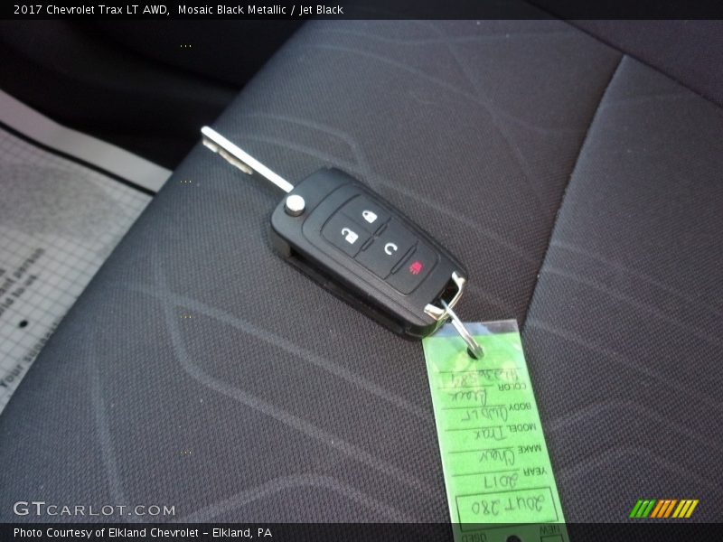 Mosaic Black Metallic / Jet Black 2017 Chevrolet Trax LT AWD