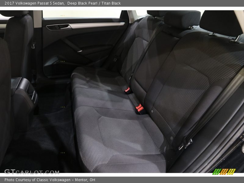 Deep Black Pearl / Titan Black 2017 Volkswagen Passat S Sedan