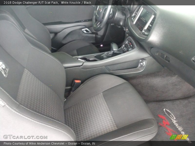 White Knuckle / Black 2018 Dodge Challenger R/T Scat Pack