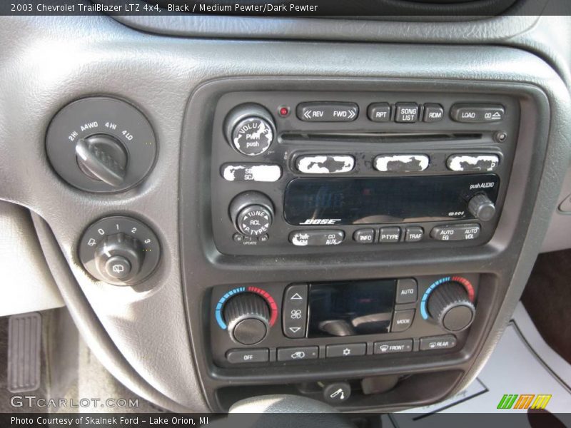 Black / Medium Pewter/Dark Pewter 2003 Chevrolet TrailBlazer LTZ 4x4