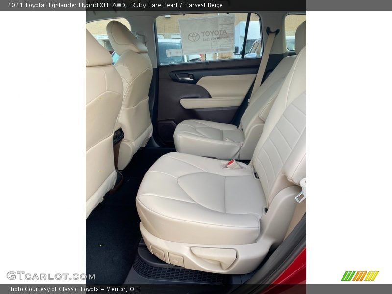 Ruby Flare Pearl / Harvest Beige 2021 Toyota Highlander Hybrid XLE AWD
