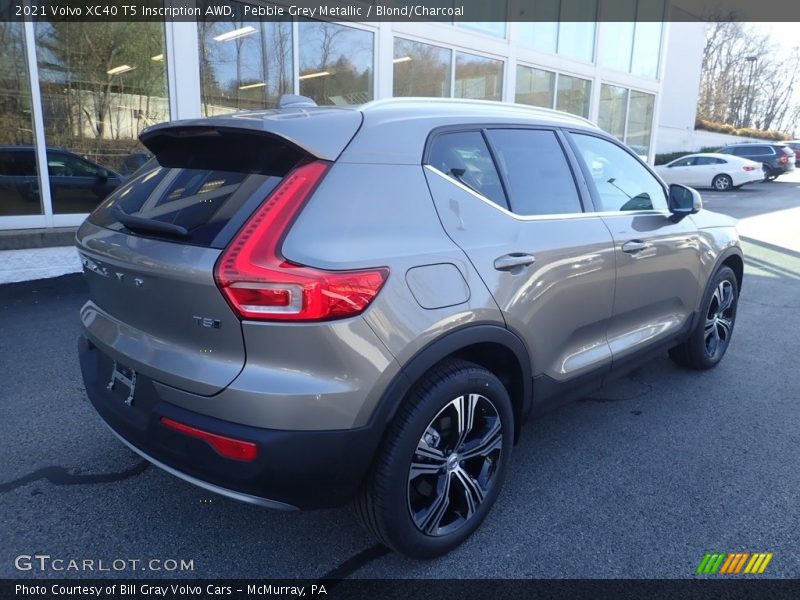 Pebble Grey Metallic / Blond/Charcoal 2021 Volvo XC40 T5 Inscription AWD