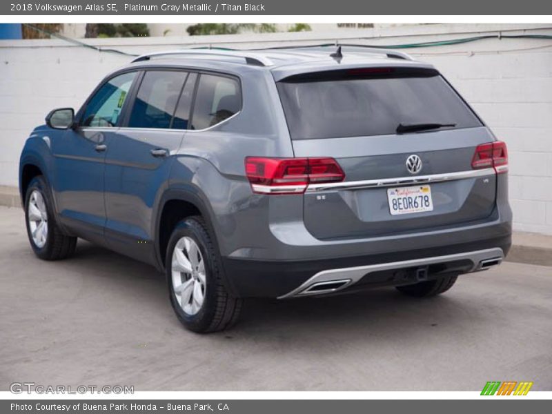 Platinum Gray Metallic / Titan Black 2018 Volkswagen Atlas SE