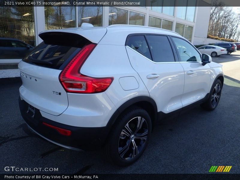 Crystal White Metallic / Blond/Charcoal 2021 Volvo XC40 T5 Inscription AWD