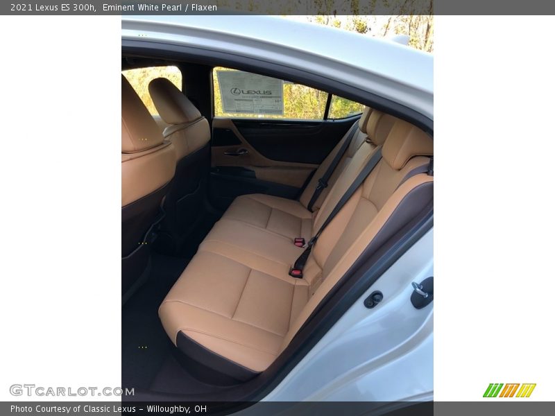Eminent White Pearl / Flaxen 2021 Lexus ES 300h