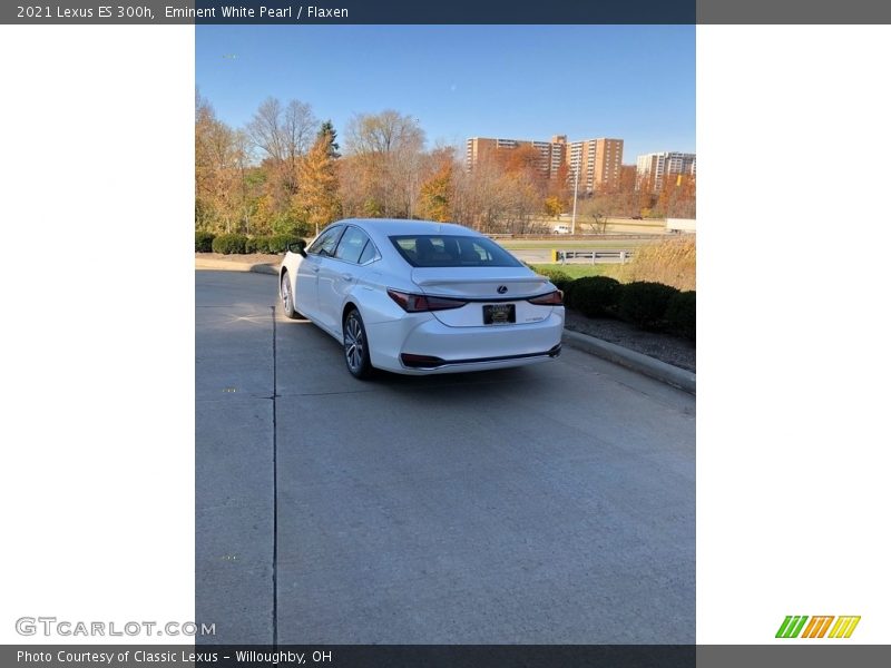 Eminent White Pearl / Flaxen 2021 Lexus ES 300h