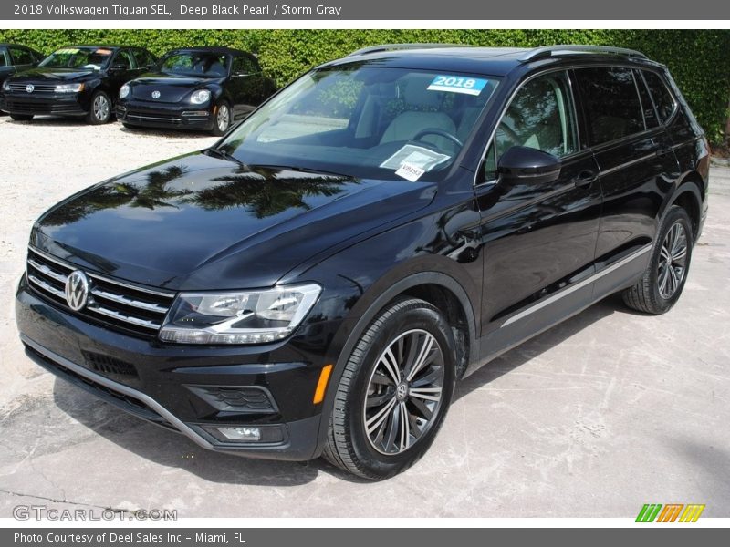 Front 3/4 View of 2018 Tiguan SEL