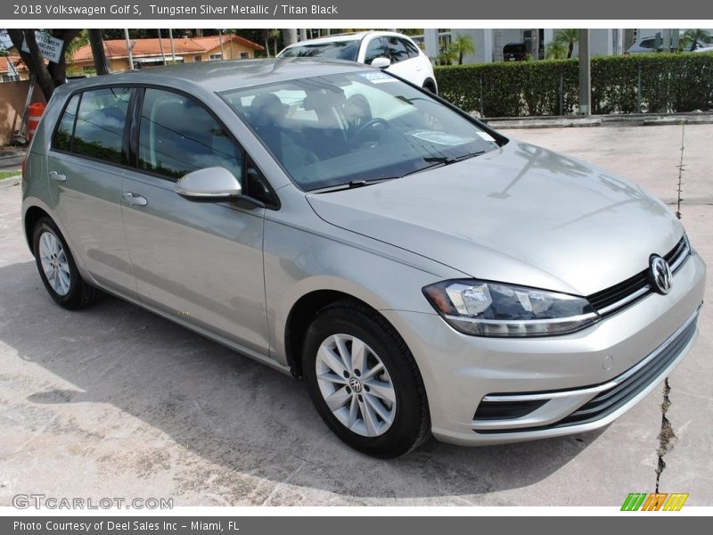 Tungsten Silver Metallic / Titan Black 2018 Volkswagen Golf S