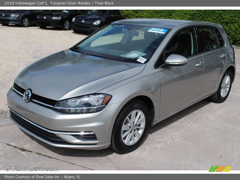 Tungsten Silver Metallic / Titan Black 2018 Volkswagen Golf S