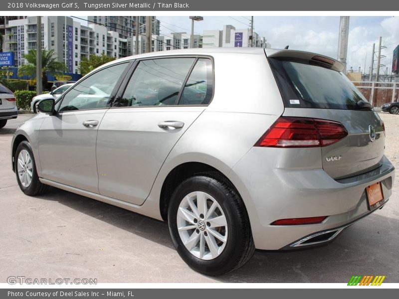 Tungsten Silver Metallic / Titan Black 2018 Volkswagen Golf S