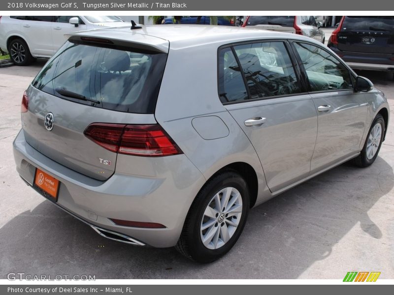 Tungsten Silver Metallic / Titan Black 2018 Volkswagen Golf S