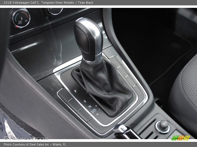 Tungsten Silver Metallic / Titan Black 2018 Volkswagen Golf S