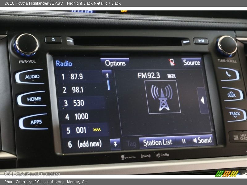 Midnight Black Metallic / Black 2018 Toyota Highlander SE AWD