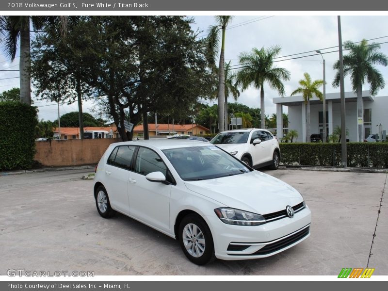 Pure White / Titan Black 2018 Volkswagen Golf S