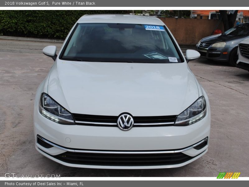 Pure White / Titan Black 2018 Volkswagen Golf S