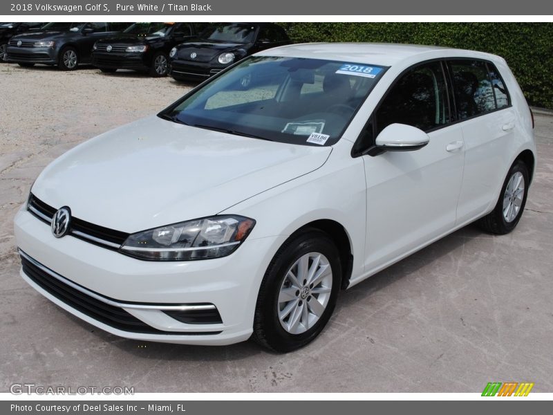 Pure White / Titan Black 2018 Volkswagen Golf S