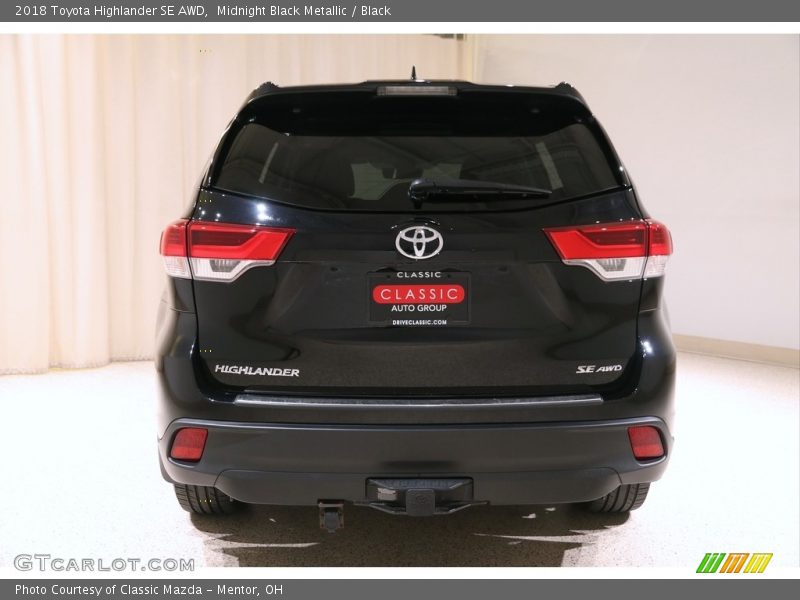 Midnight Black Metallic / Black 2018 Toyota Highlander SE AWD