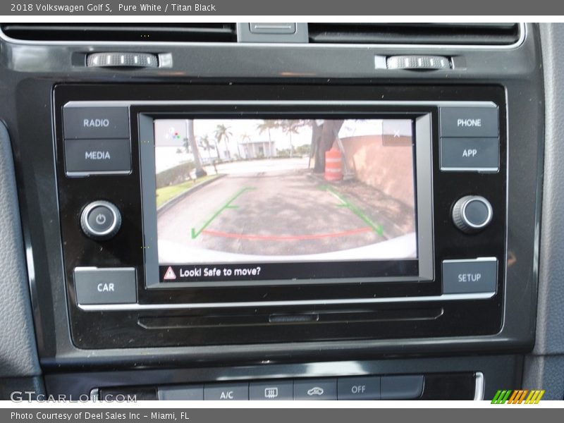 Pure White / Titan Black 2018 Volkswagen Golf S