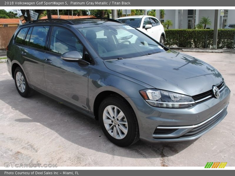 Platinum Gray Metallic / Titan Black 2018 Volkswagen Golf SportWagen S