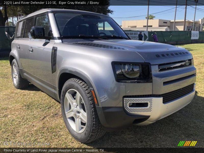 Front 3/4 View of 2020 Defender 110 SE