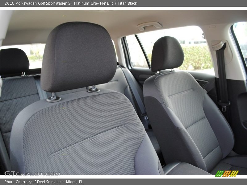 Platinum Gray Metallic / Titan Black 2018 Volkswagen Golf SportWagen S