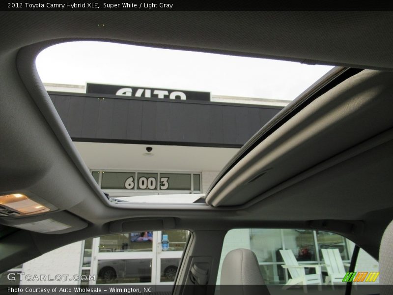 Super White / Light Gray 2012 Toyota Camry Hybrid XLE