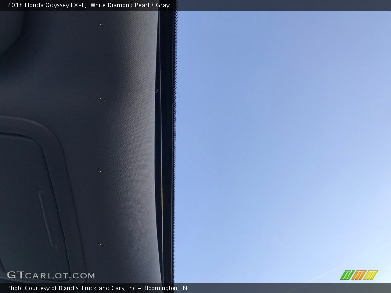 White Diamond Pearl / Gray 2018 Honda Odyssey EX-L
