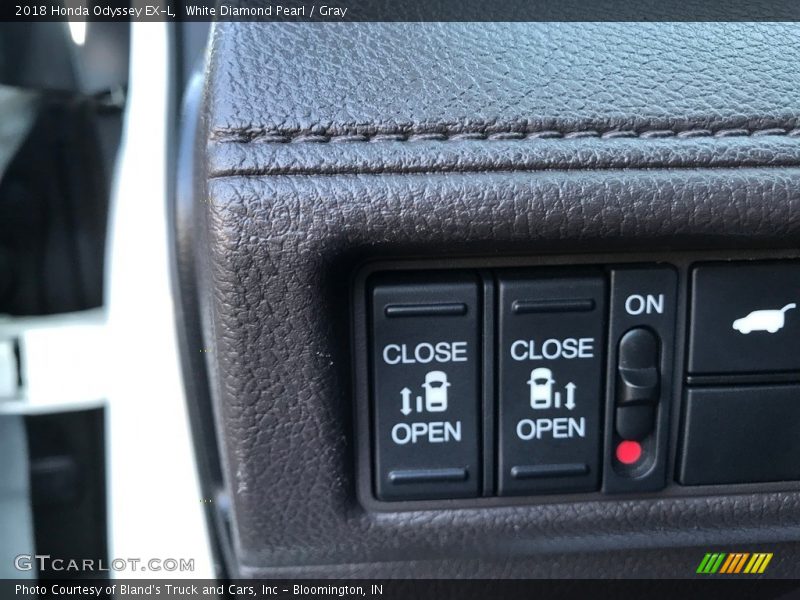 White Diamond Pearl / Gray 2018 Honda Odyssey EX-L