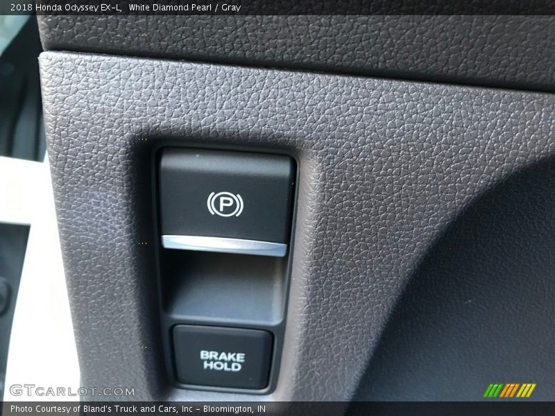 White Diamond Pearl / Gray 2018 Honda Odyssey EX-L