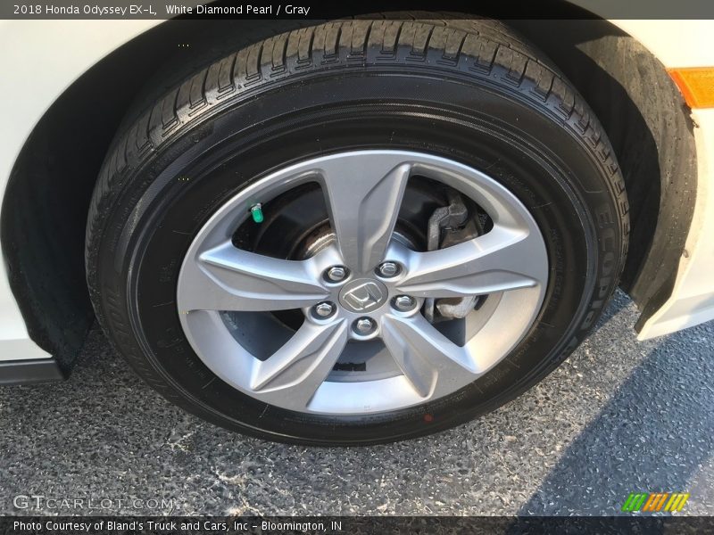 White Diamond Pearl / Gray 2018 Honda Odyssey EX-L