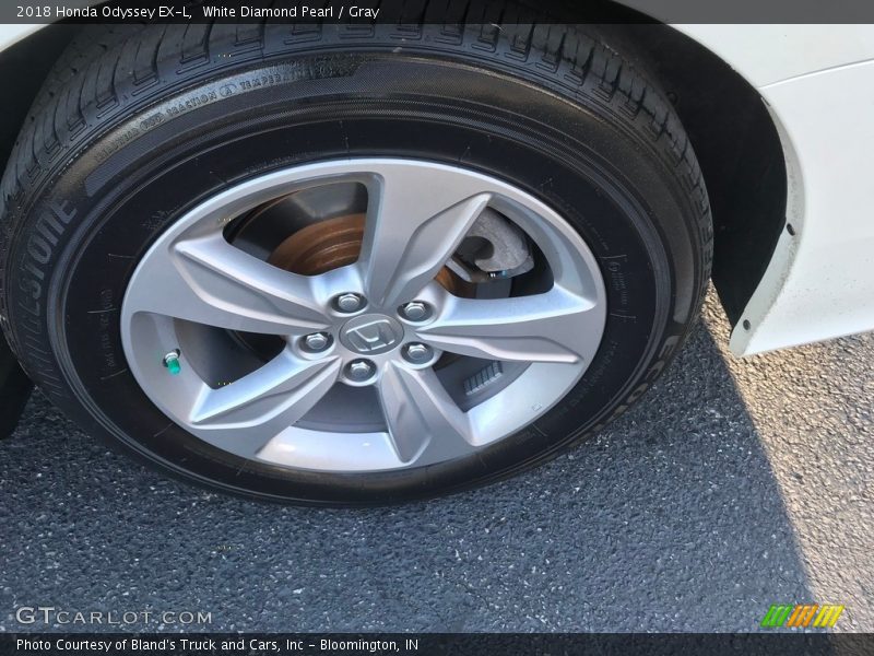 White Diamond Pearl / Gray 2018 Honda Odyssey EX-L