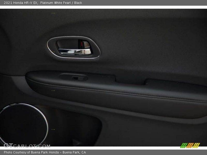 Platinum White Pearl / Black 2021 Honda HR-V EX