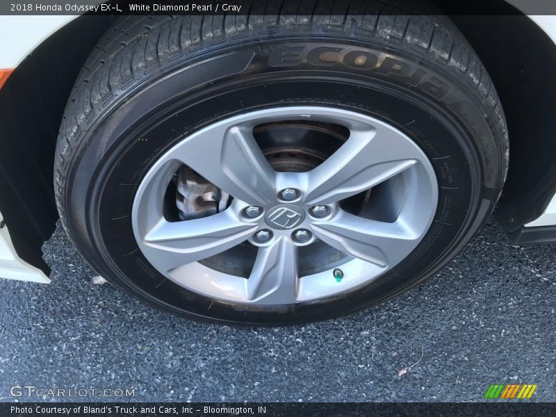 White Diamond Pearl / Gray 2018 Honda Odyssey EX-L