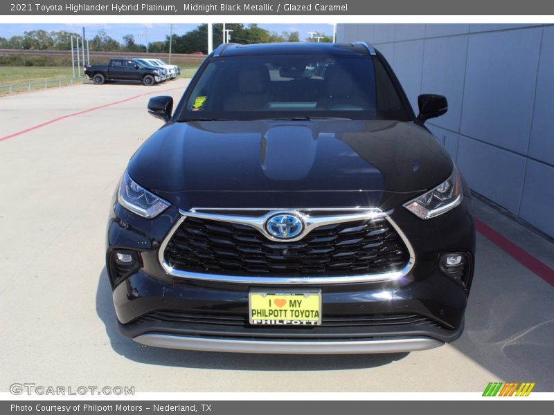 Midnight Black Metallic / Glazed Caramel 2021 Toyota Highlander Hybrid Platinum