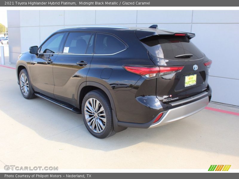 Midnight Black Metallic / Glazed Caramel 2021 Toyota Highlander Hybrid Platinum