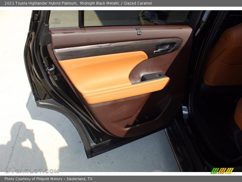 Midnight Black Metallic / Glazed Caramel 2021 Toyota Highlander Hybrid Platinum