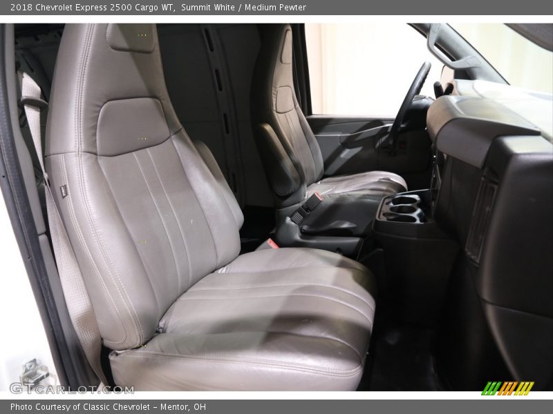 Summit White / Medium Pewter 2018 Chevrolet Express 2500 Cargo WT